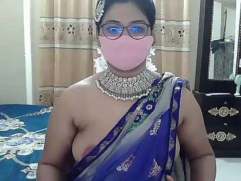 Snapshot of Elena_cruz5 chatting on 10/04/25, 03:54 Elena cruz5 online show from 10/04/25, 03:54