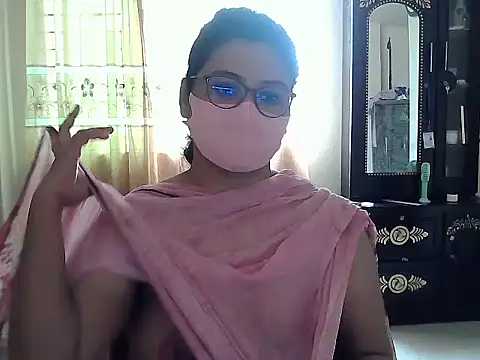 Snapshot of Elena_cruz5 chatting on 10/05/25, 08:45 Elena cruz5 online show from 10/05/25, 08:45