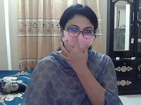 Snapshot of Elena_cruz5 chatting on 10/06/25, 09:34 Elena cruz5 online show from 10/06/25, 09:34