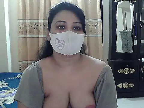 Snapshot of Elena_cruz5 chatting on 10/07/25, 02:47 Elena cruz5 online show from 10/07/25, 02:47