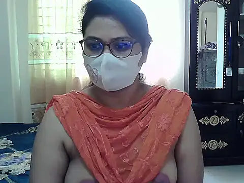 Snapshot of Elena_cruz5 chatting on 10/08/25, 09:51 Elena cruz5 online show from 10/08/25, 09:51