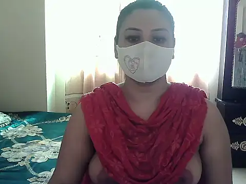 Snapshot of Elena_cruz5 chatting on 10/13/25, 03:17 Elena cruz5 online show from 10/13/25, 03:17