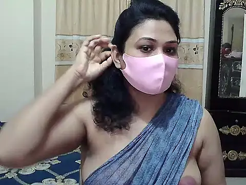 Snapshot of Elena_cruz5 chatting on 10/13/25, 05:13 Elena cruz5 online show from 10/13/25, 05:13