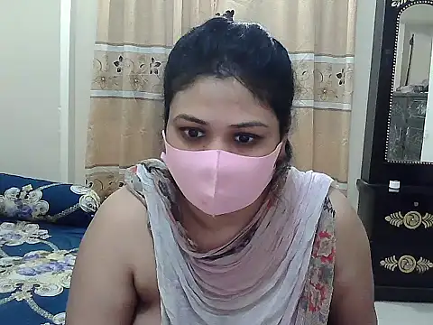 Snapshot of Elena_cruz5 chatting on 10/15/25, 01:55 Elena cruz5 online show from 10/15/25, 01:55