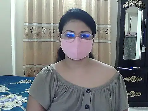 Snapshot of Elena_cruz5 chatting on 10/16/25, 04:08 Elena cruz5 online show from 10/16/25, 04:08