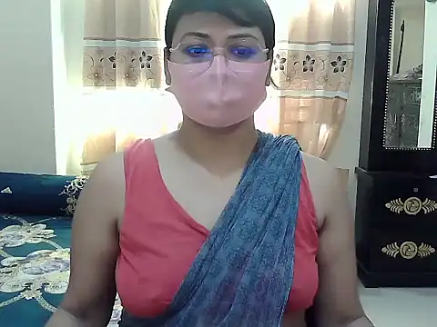 Snapshot of Elena_cruz5 chatting on 10/23/25, 04:45 Elena cruz5 online show from 10/23/25, 04:45