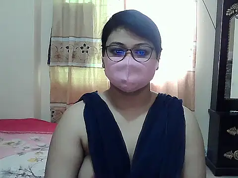 Snapshot of Elena_cruz5 chatting on 11/01/25, 01:40 Elena cruz5 online show from 11/01/25, 01:40