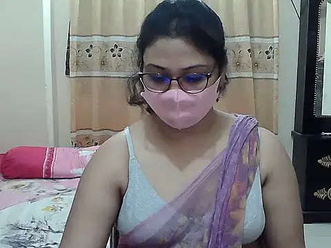 Snapshot of Elena_cruz5 chatting on 11/01/25, 01:46 Elena cruz5 online show from 11/01/25, 01:46