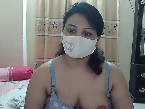 Snapshot of Elena_cruz5 chatting on 11/04/25, 05:12 Elena cruz5 online show from 11/04/25, 05:12