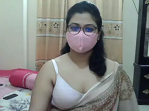 Snapshot of Elena_cruz5 chatting on 11/05/25, 05:35 Elena cruz5 online show from 11/05/25, 05:35