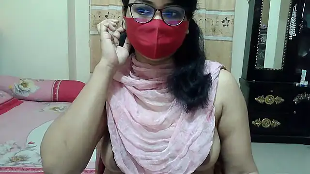 Snapshot of Elena_cruz5 chatting on 11/26/25, 12:22 Elena cruz5 online show from 11/26/25, 12:22