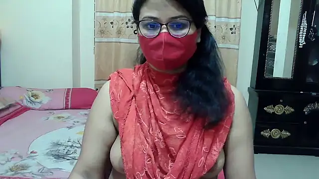 Snapshot of Elena_cruz5 chatting on 11/26/25, 12:50 Elena cruz5 online show from 11/26/25, 12:50