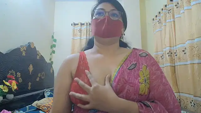 Snapshot of Elena_cruz5 chatting on 03/18/26, 08:01 Elena cruz5 online show from 03/18/26, 08:01
