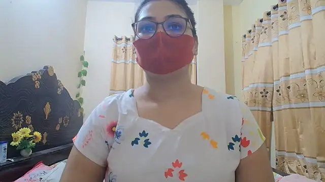 Snapshot of Elena_cruz5 chatting on 06/04/26, 04:13 Elena cruz5 online show from 06/04/26, 04:13