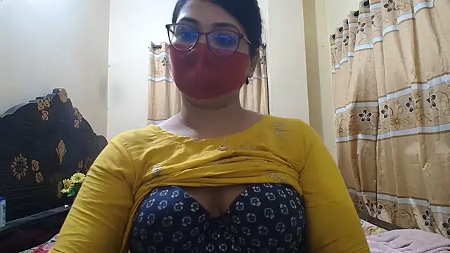 Snapshot of Elena_cruz5 chatting on 06/07/26, 04:55 Elena cruz5 online show from 06/07/26, 04:55