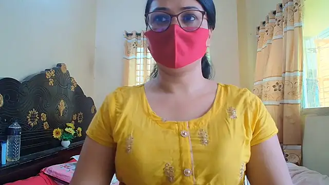 Snapshot of Elena_cruz5 chatting on 06/17/26, 03:42 Elena cruz5 online show from 06/17/26, 03:42