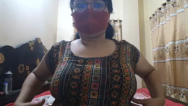 Snapshot of Elena_cruz5 chatting on 06/24/26, 06:51 Elena cruz5 online show from 06/24/26, 06:51