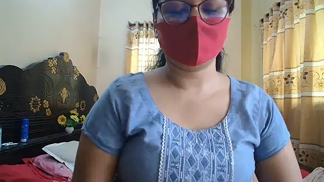 Snapshot of Elena_cruz5 chatting on 06/30/26, 04:35 Elena cruz5 online show from 06/30/26, 04:35