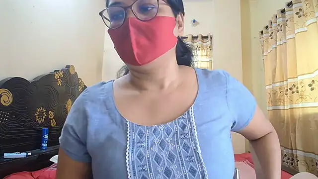 Snapshot of Elena_cruz5 chatting on 07/01/26, 02:02 Elena cruz5 online show from 07/01/26, 02:02
