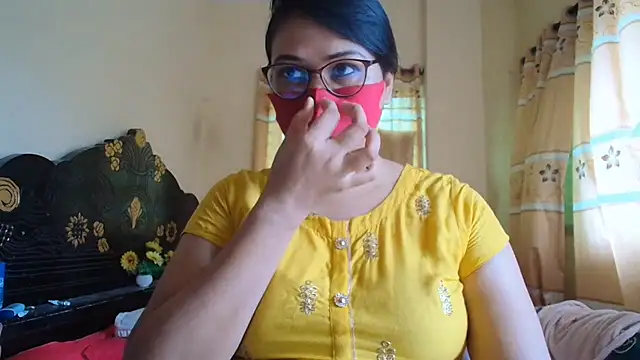 Snapshot of Elena_cruz5 chatting on 07/06/26, 03:47 Elena cruz5 online show from 07/06/26, 03:47