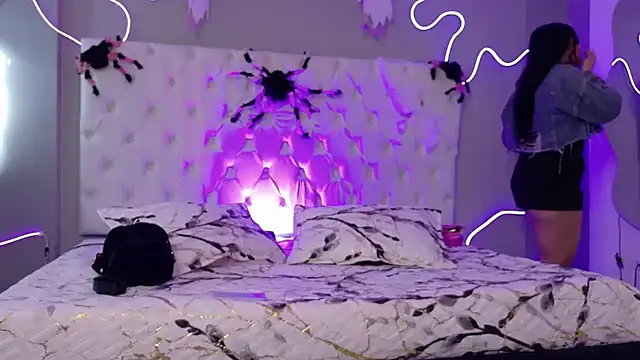 Emma visconti online show from 10/24/25, 12:56