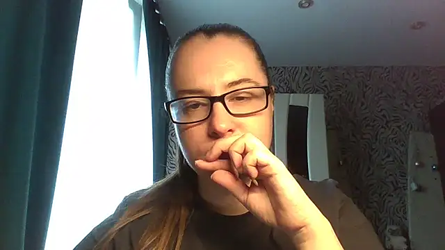 Snapshot of karina160000 chatting on 05/11/26, 02:12 karina160000 online show from 05/11/26, 02:12