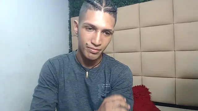 Snapshot of bull_cam chatting on 09/12/25, 05:35 bull cam online show from 09/12/25, 05:35