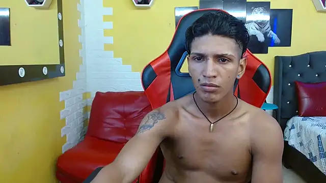 Snapshot of bull_cam chatting on 09/14/25, 06:40 bull cam online show from 09/14/25, 06:40