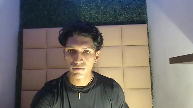 Snapshot of bull_cam chatting on 09/21/25, 07:15 bull cam online show from 09/21/25, 07:15