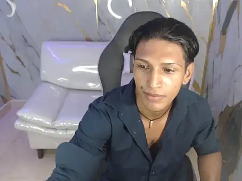 Snapshot of bull_cam chatting on 10/01/25, 05:19 bull cam online show from 10/01/25, 05:19