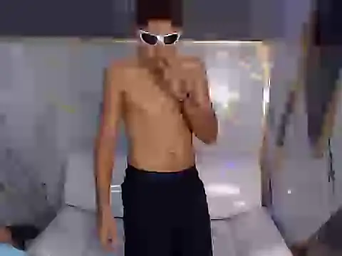 Snapshot of bull_cam chatting on 11/29/25, 03:53 bull cam online show from 11/29/25, 03:53