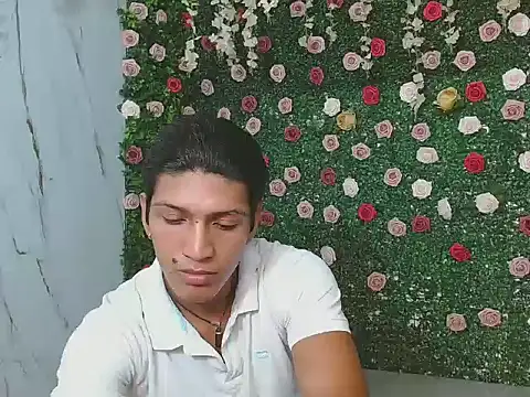 Snapshot of bull_cam chatting on 11/30/25, 03:05 bull cam online show from 11/30/25, 03:05