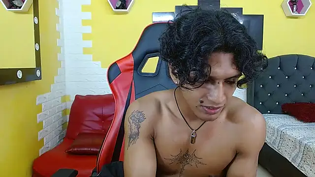 Snapshot of bull_cam chatting on 12/01/25, 03:11 bull cam online show from 12/01/25, 03:11