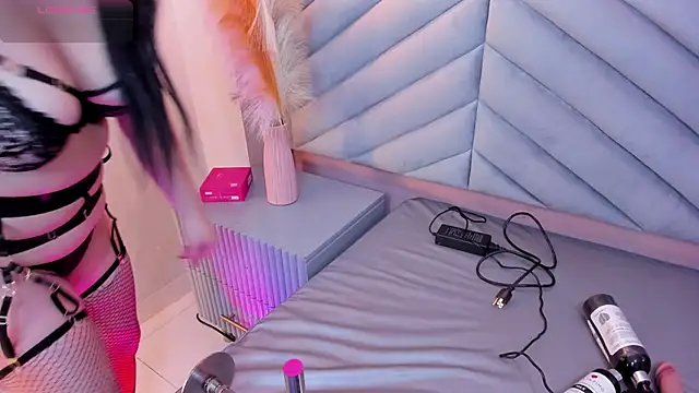 Mia Valentine  online show from 11/16/25, 07:41