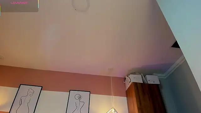 Mia Valentine  online show from 11/24/25, 08:19