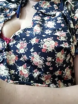 Janvi -Love online show from 10/08/25, 09:51