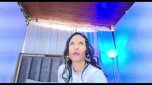 Snapshot of maraa_X chatting on 09/26/25, 07:29 maraa X online show from 09/26/25, 07:29