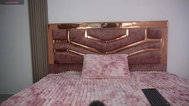 Snapshot of natasha_vesper chatting on 09/30/25, 12:21 natasha vesper online show from 09/30/25, 12:21