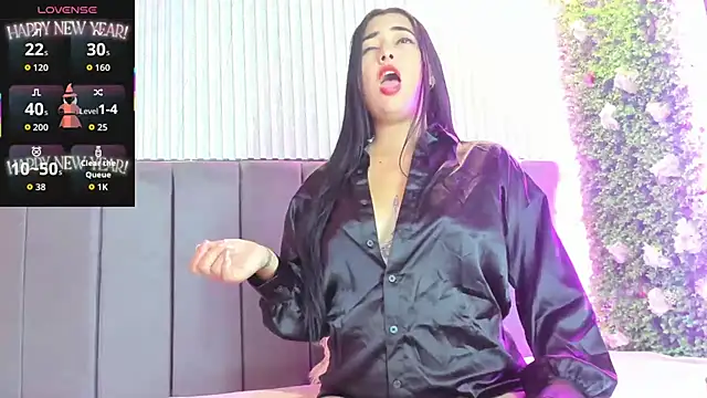 Skarlett hot  online show from 10/23/25, 09:35