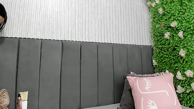 Skarlett hot  online show from 02/17/26, 08:59