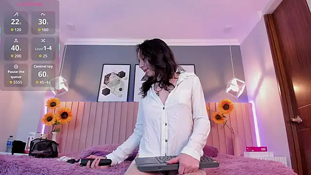 Nina Ford online show from 02/11/26, 03:11