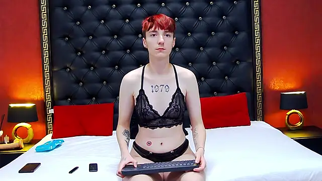 Luna Devil  online show from 11/05/25, 06:30