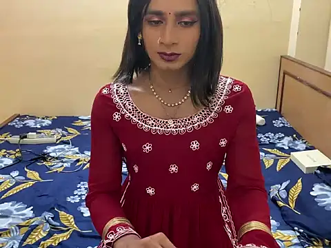 LuvLayla online show from 01/18/26, 05:17