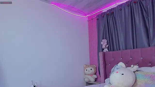 Nayla-Mouna online show from 02/07/26, 11:58