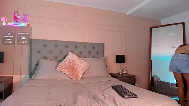 ALICESANDOVAL online show from 10/03/25, 11:40