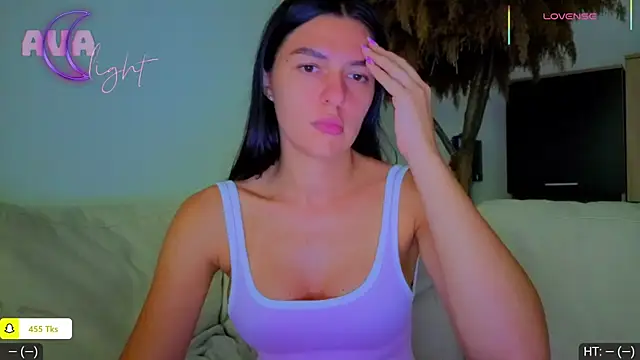 Snapshot of AavaalancheOfLuna chatting on 09/09/25, 02:27 AavaalancheOfLuna online show from 09/09/25, 02:27