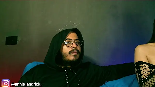 Snapshot of _leda_swan_ chatting on 10/13/25, 02:17 leda swan online show from 10/13/25, 02:17