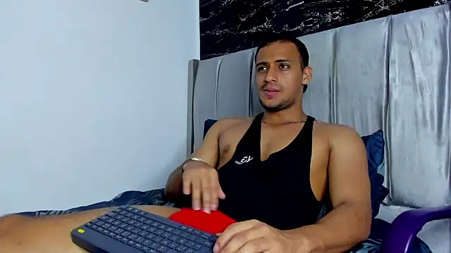 Thomas Wayne online show from 03/08/26, 06:39