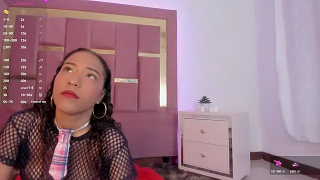 Snapshot of AikoSnow chatting on 09/27/25, 04:23 AikoSnow online show from 09/27/25, 04:23