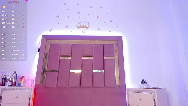 Snapshot of AikoSnow chatting on 10/04/25, 06:28 AikoSnow online show from 10/04/25, 06:28